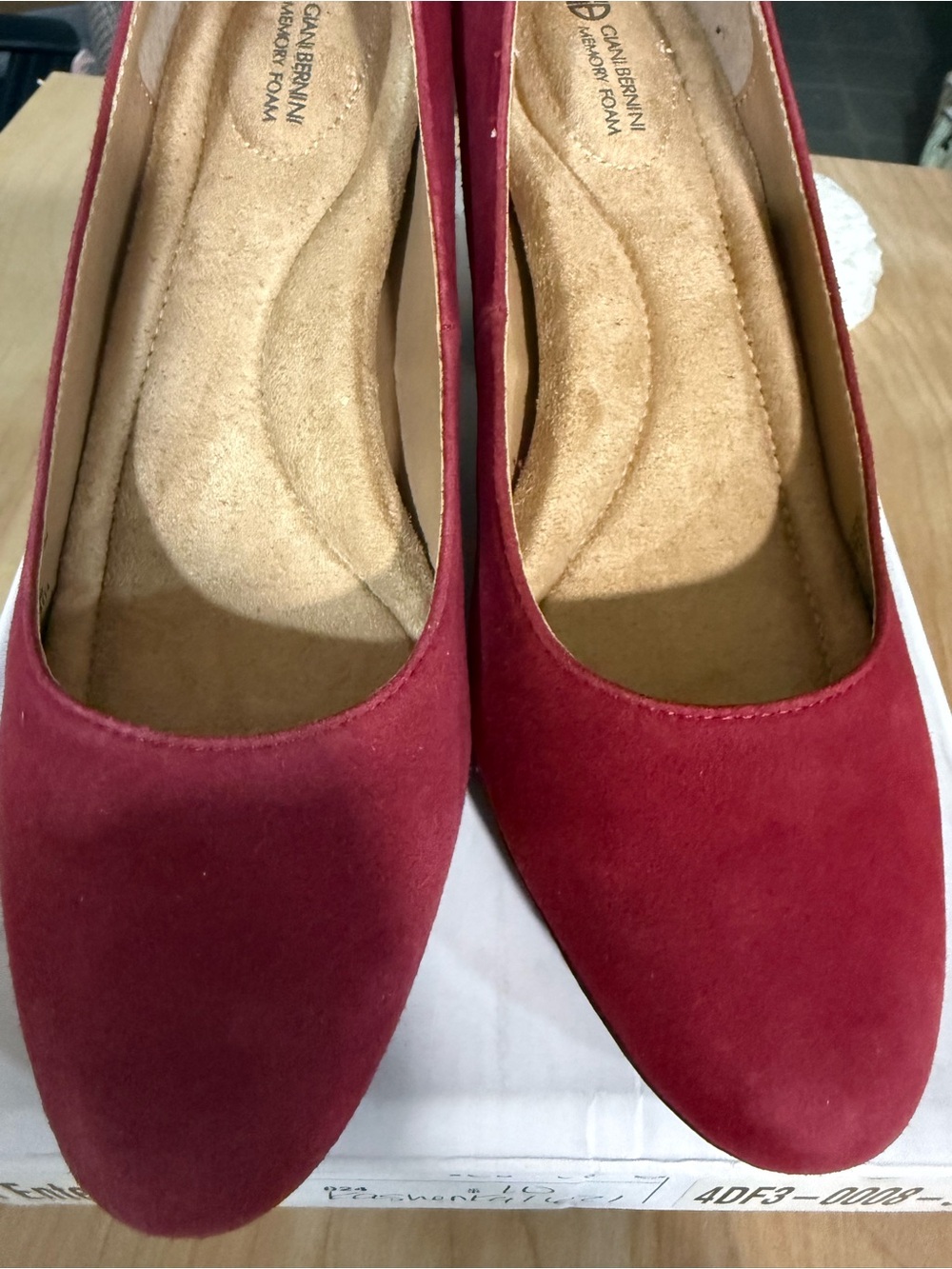 Giani Bernini Memory Foam Red Suede Block Heel Pumps - Picture 2 of 10